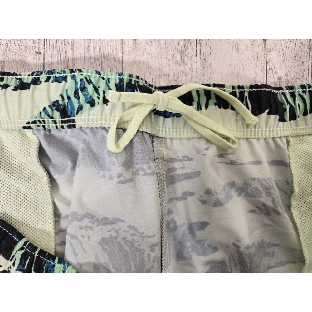 The North Face Mens Wander Short XXL Lime Cream Raven Canyon Print NF0A535QIO0